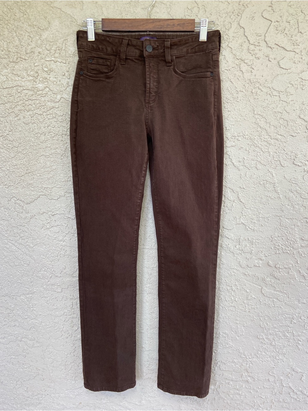 NYDJ STRAIGHT Mid Rise Choc Brown Stretch Jeans Embellished Rear Pockets Size 2